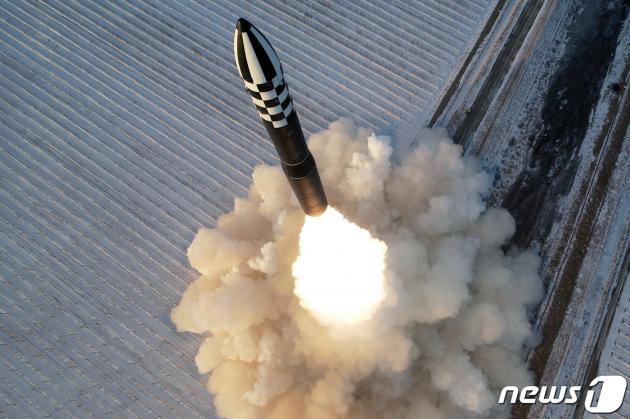 ( 뵿Ź=1) =  ź̻(ICBM) 'ȭ-18' ߻ . [ 밡.  . DB . For Use Only in the Republic of Korea. Redistribution Prohibited] rodongphoto@news1.kr
